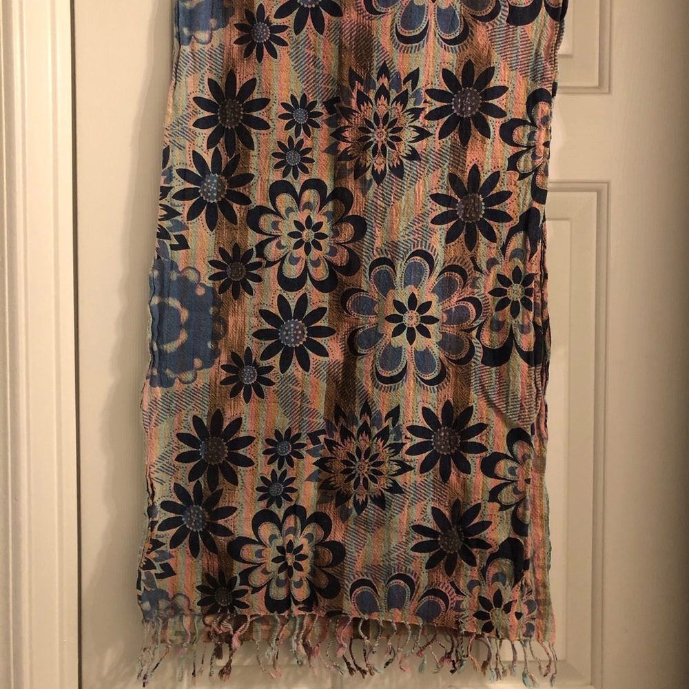 Large super cute flower print Scarf